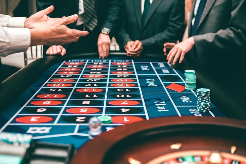 Ein Spieltisch im Casino