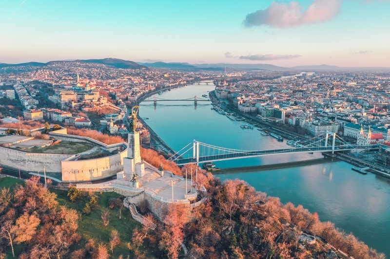 Blick über die Sehenswürdigkeiten Budapests