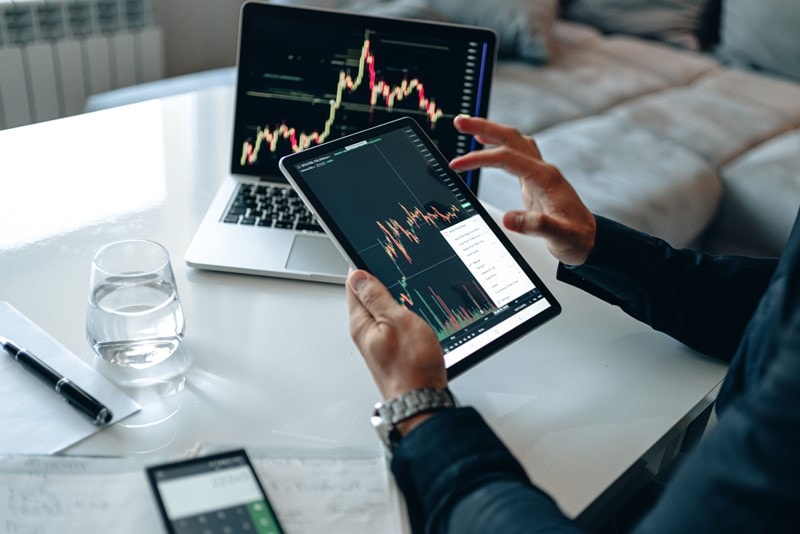 Aktien Charts auf Displays